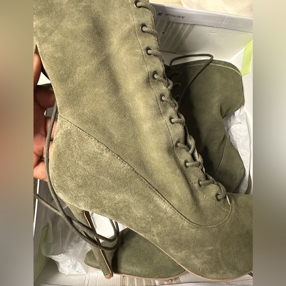 Steve Madden olive green suede heel - Picture 3 of 5
